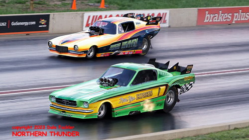 Steve Griboski - 'Mile-High Express' (near lane) vs 
Keith Jackson - 'High Heaven' (far lane)